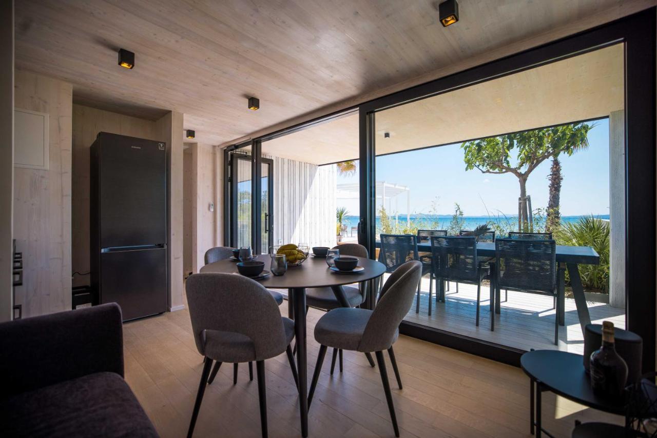 Arcadia Eco-Luxe Mobile Homes With Infinity Pool By Oiko Collection Privlaka  Exterior photo