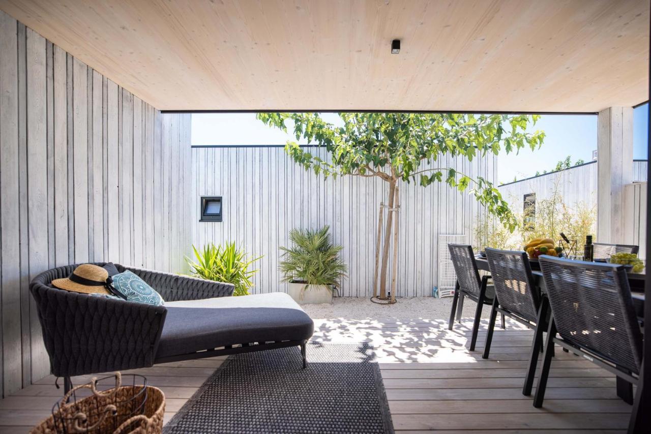 Arcadia Eco-Luxe Mobile Homes With Infinity Pool By Oiko Collection Privlaka  Exterior photo