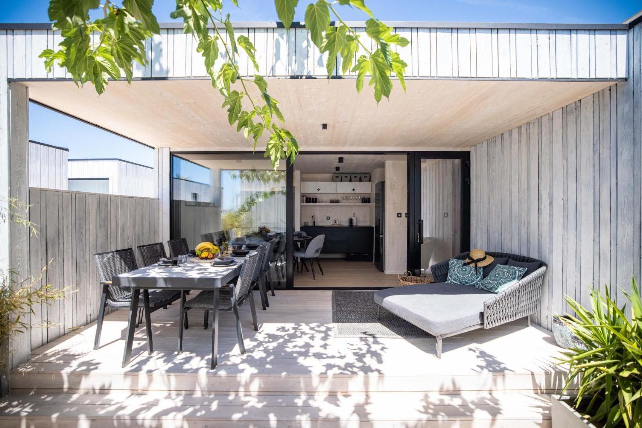 Arcadia Eco-Luxe Mobile Homes With Infinity Pool By Oiko Collection Privlaka  Exterior photo